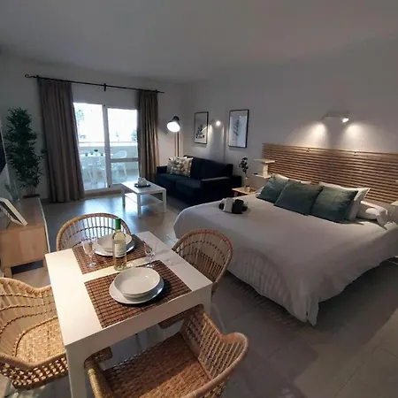 Studiolaegenhet I Benal Apartmán